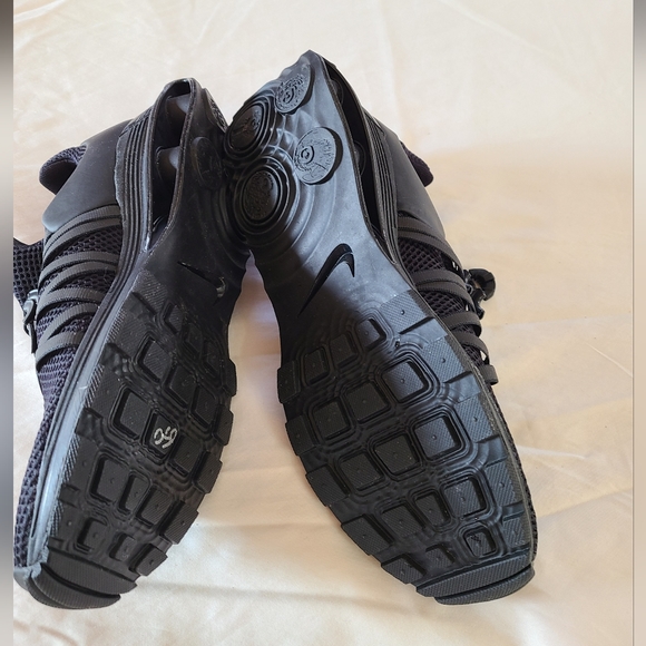 Nike Shox Men's NWOT - Picture 2 of 4